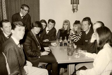 JOHN LENNON: PRIMI RUDIMENTI DI SCI A ST. MORITZ